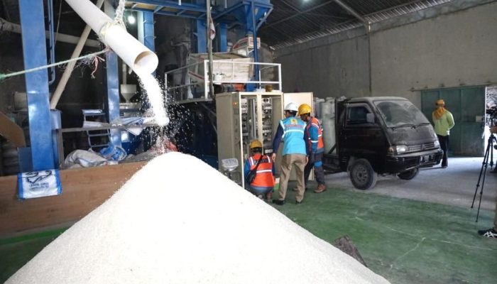 Produksi Penggilingan Padi di Demak Naik Dua Kali Lipat Berkat Electrifying Agriculture PLN