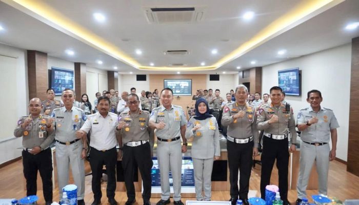Jasa Raharja dan Korlantas Polri Gelar Supervisi Pelayanan STNK dan TNKB di Kepulauan Riau