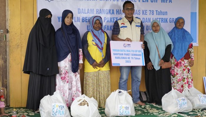 Berkah HLN 78, YBM PLN UIP MPA Berikan Bantuan Paket Sembako dan Listrik Gratis Untuk Kaum Duafa