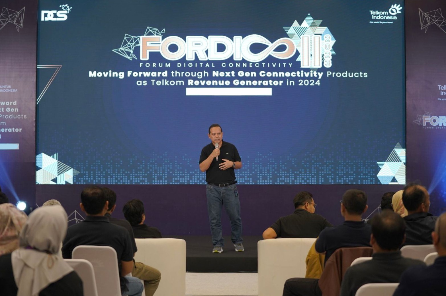 Executive General Manager Digital Connectivity Service Telkom Teuku Muda Nanta (tengah) dalam Forum Digital Connectivity (FORDICO) Telkom di Jakarta, beberapa waktu lalu. ( Foto : Istimewa )