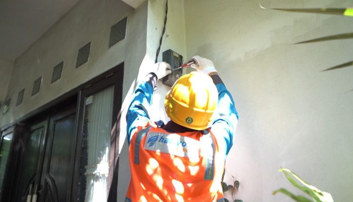 PLN Tebar Promo Tambah Daya Listrik dan Bagi Merchandise Menarik Di IIMS 2024