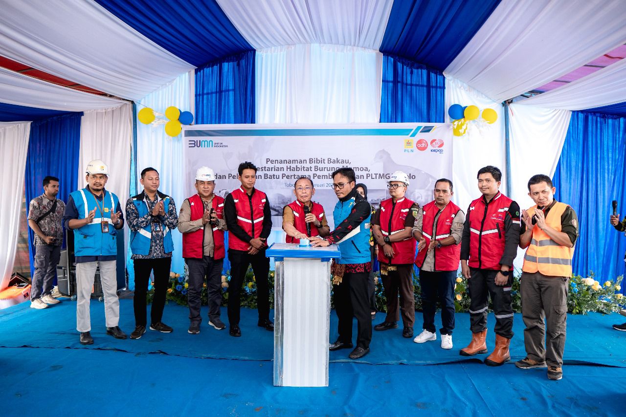 Bupati Halmahera Utara Frans Manery didampingi SRM UIP MPA Hendri Iriawan saat meresmikan Groundbreaking. ( Foto : Istimewa )
