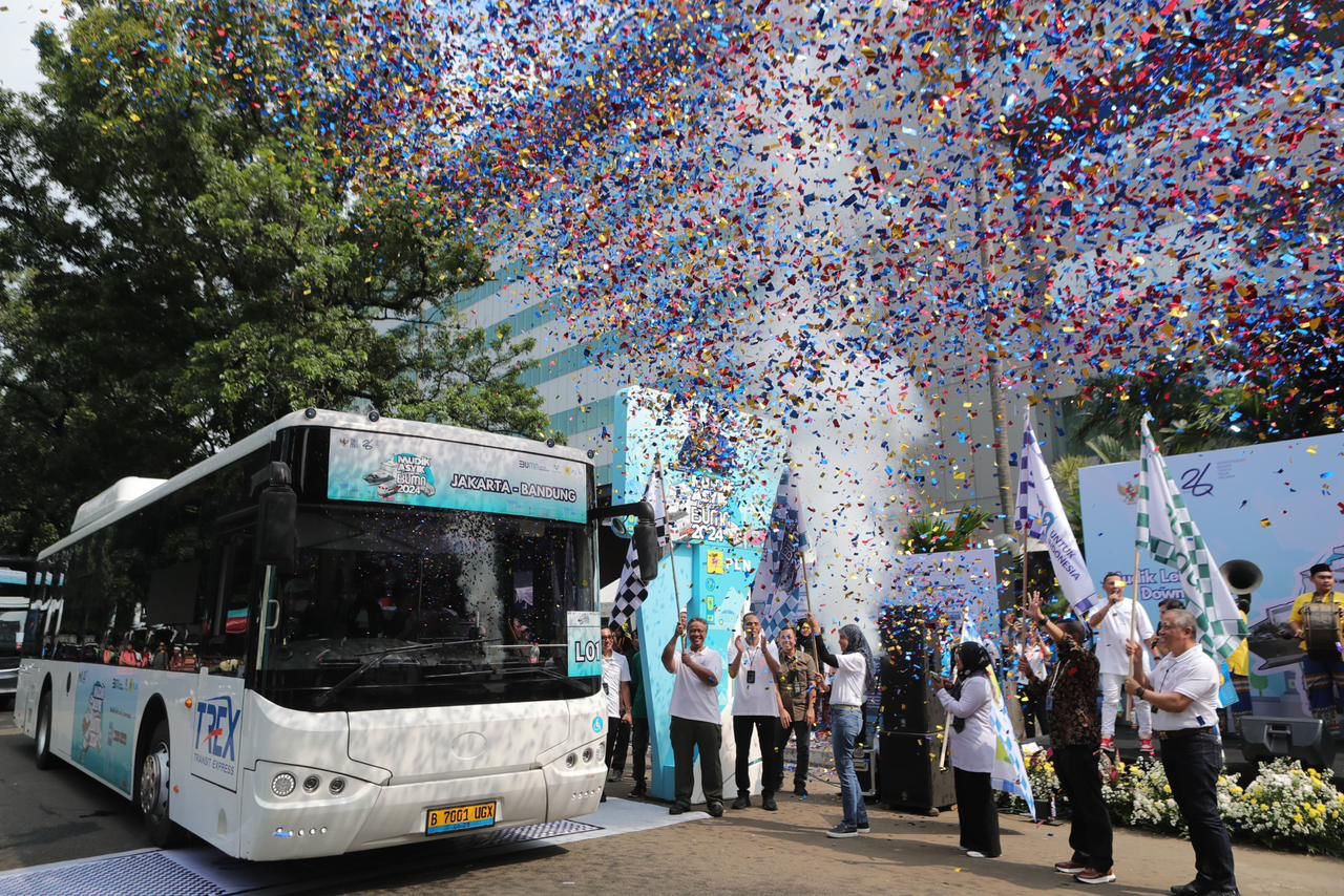 Suasana pelepasan Mudik Asyik Bersama PLN pada Jumat (5/4) di Kantor Pusat PLN, Jakarta. ( Foto : Istimewa )