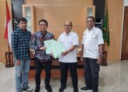 PLN Terima Sertifikat Tanah Proyek SUTT Gewaja Papua