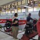 Tehnikal Struktur Training Main Dealer Astra Motor Papua, Harjito, ( tengah ) ketika memberikan materi pada UKK TSM ditengah para jurnalis yang juga sebagai asesi atau UKK TSM Honda yang digelar di Bengkel TUK TSM SMKN3 Jayapura, Rabu ( 12/6/2024) ( Foto : Muhammad Kasim )