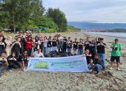 Astra Motor Papua Gelar Pembersihan Pantai dan Penanaman Bakau Bertajuk “Green Kalcer”