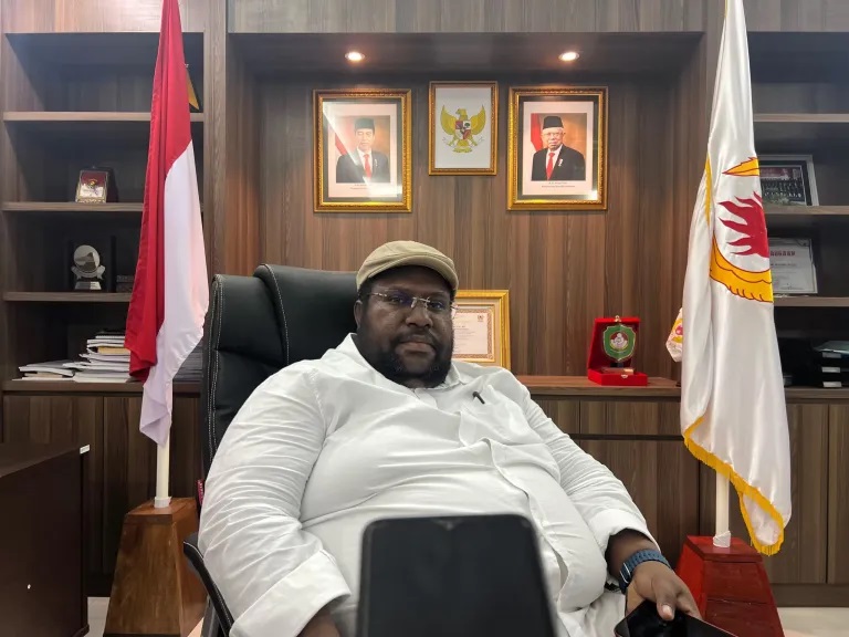 Ketua Umum KONI Papua, Dr. Kenius Kogoya. ( Foto : Istimewa )
