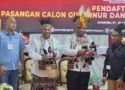 Matius Fakhiri – Aryoko Rumaropen Resmi Daftar Cagub dan Cawagub ke KPU Papua