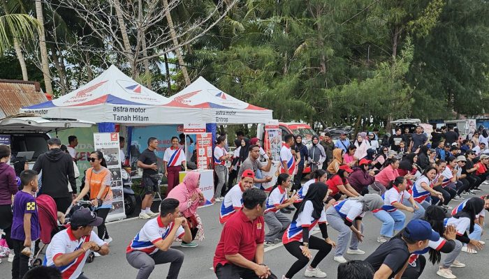 Astra Motor Papua  Olah Raga Zumba Bersama Konsumen Loyal di Car Free Day