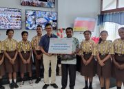 Pelindo Regional 4 Jayapura Berikan Beasiswa 10 Siswa OAP Berprestasi