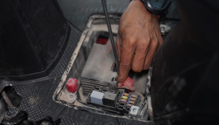 Perawatan Aki Kering Sepeda Motor: Kunci untuk Kinerja Optimal dan Umur Panjang
