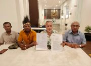 Merasa Difitnah, Willem Sroyer Laporkan Cagub BTM ke Bawaslu dan Polda Papua