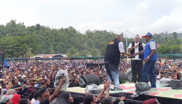Ribuan Warga Hadiri Kampanye Akbar MARI-YO di Lapangan PTC Entrop