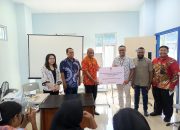 PT Bursa Efek Indonesia Serahkan Beasiswa kepada Mahasiswa Institut Swadiri Jayapura