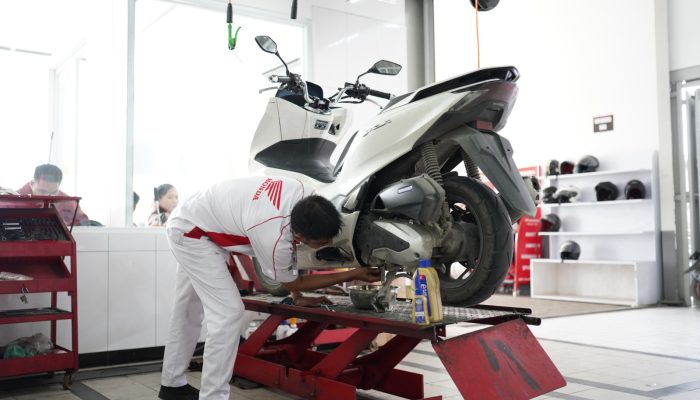 Yuk Kenalan Dengan Jenis-Jenis Oli Sepeda Motor Honda!