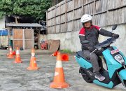 Tips Aman Mengendarai Motor di Jalan Beton