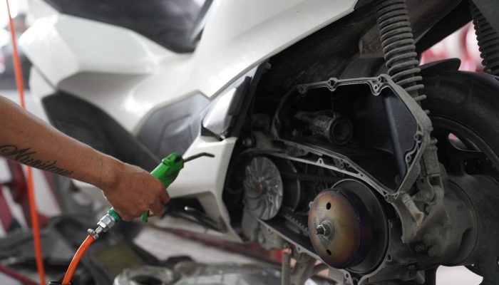 Kenali Ciri Drive Belt Motor Honda yang  Aus dan Perlu Diganti