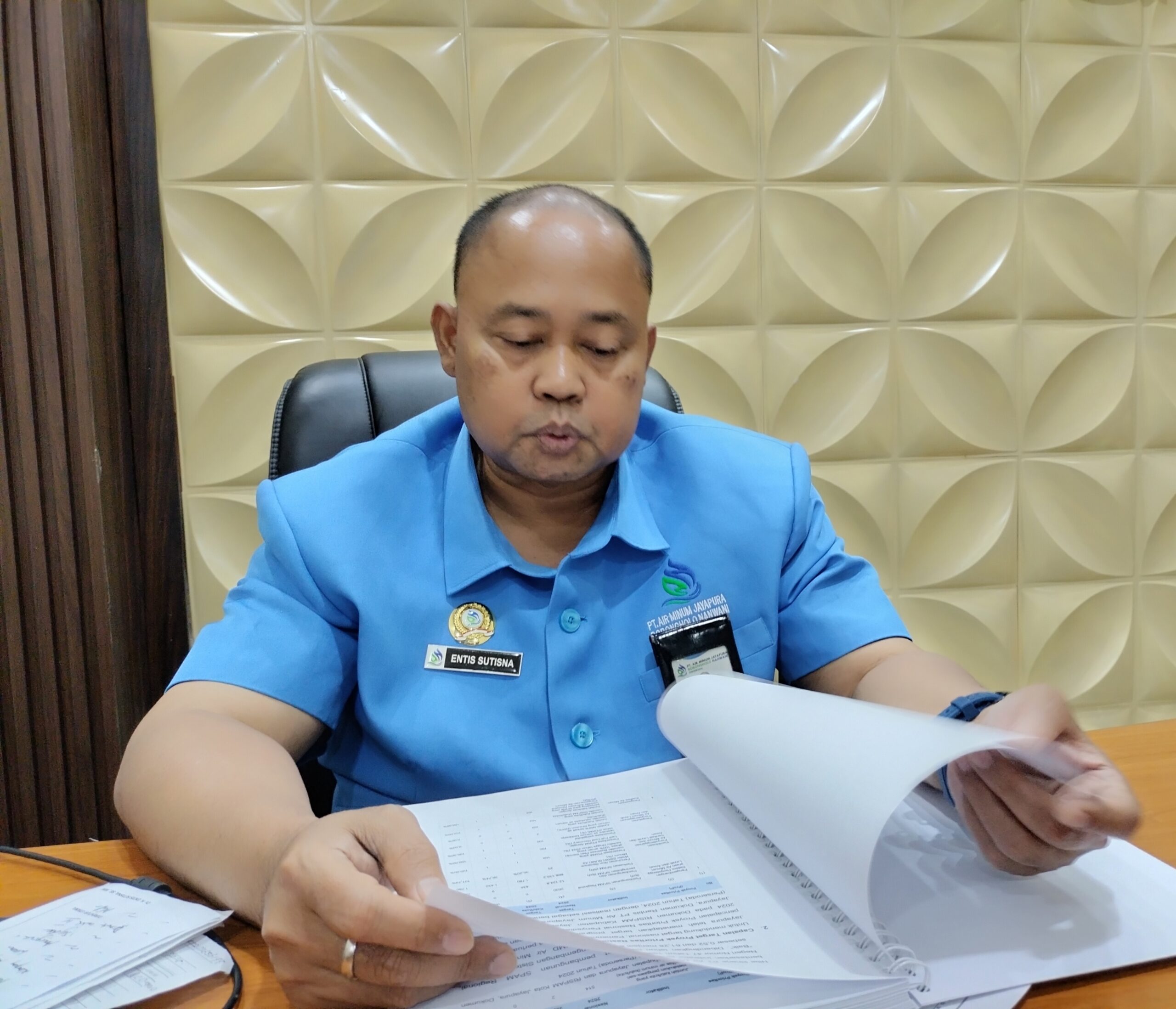 Direktur Utama PT.AMJ Robongholo Nanwani ( Perseroda ), DR. Entis Sutisna, SE, MM. ( Foto : Istimewa )