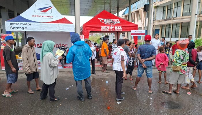 Honda PAMER di Pasar Rufei Sorong, Warga Serbu Games dan Sembako Murah