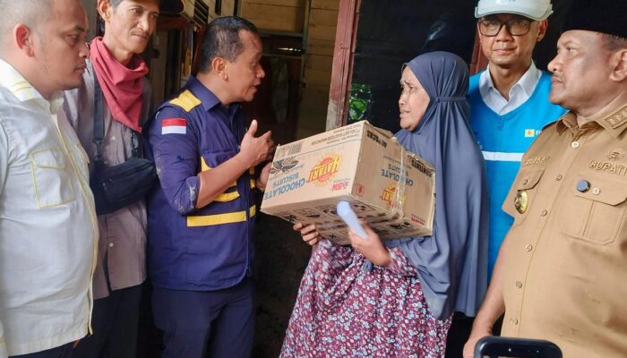 Menteri ESDM Tinjau Posko Bencana di Aceh, Pastikan Bantuan dan Dukungan PLN Berjalan Optimal