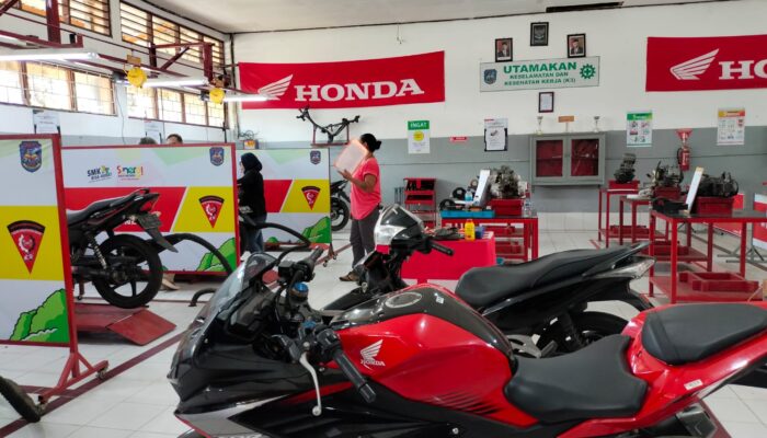 Astra Motor Papua Bangun Investasi SDM Melalui Teaching Factory di SMK Binaan