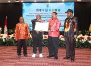 Gubernur John Tabo Serahkan Aset Kesehatan ke 8 Kabupaten, Minta Pusat Komitmen Bangun Papua Pegunungan